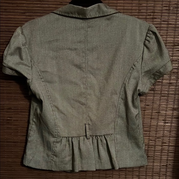 Gray Short Sleeve Blazer - Picture 7 of 10